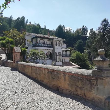 Hotel Calicanto Real Cafe Museo モングイ エクステリア 写真