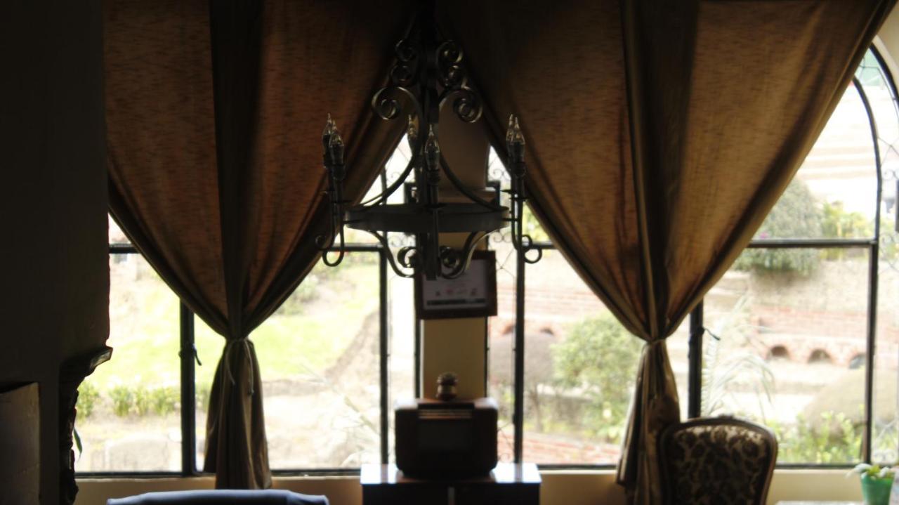 Hotel Calicanto Real Cafe Museo モングイ エクステリア 写真