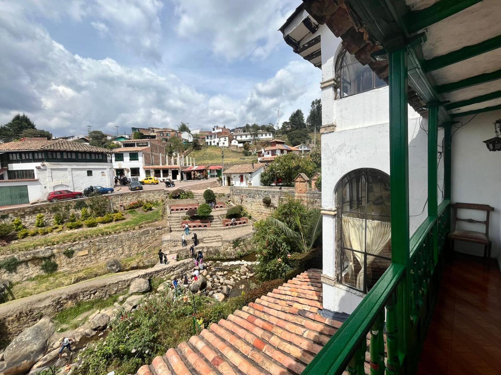 Hotel Calicanto Real Cafe Museo モングイ エクステリア 写真