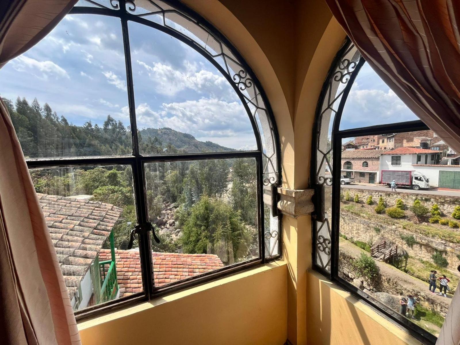 Hotel Calicanto Real Cafe Museo モングイ エクステリア 写真