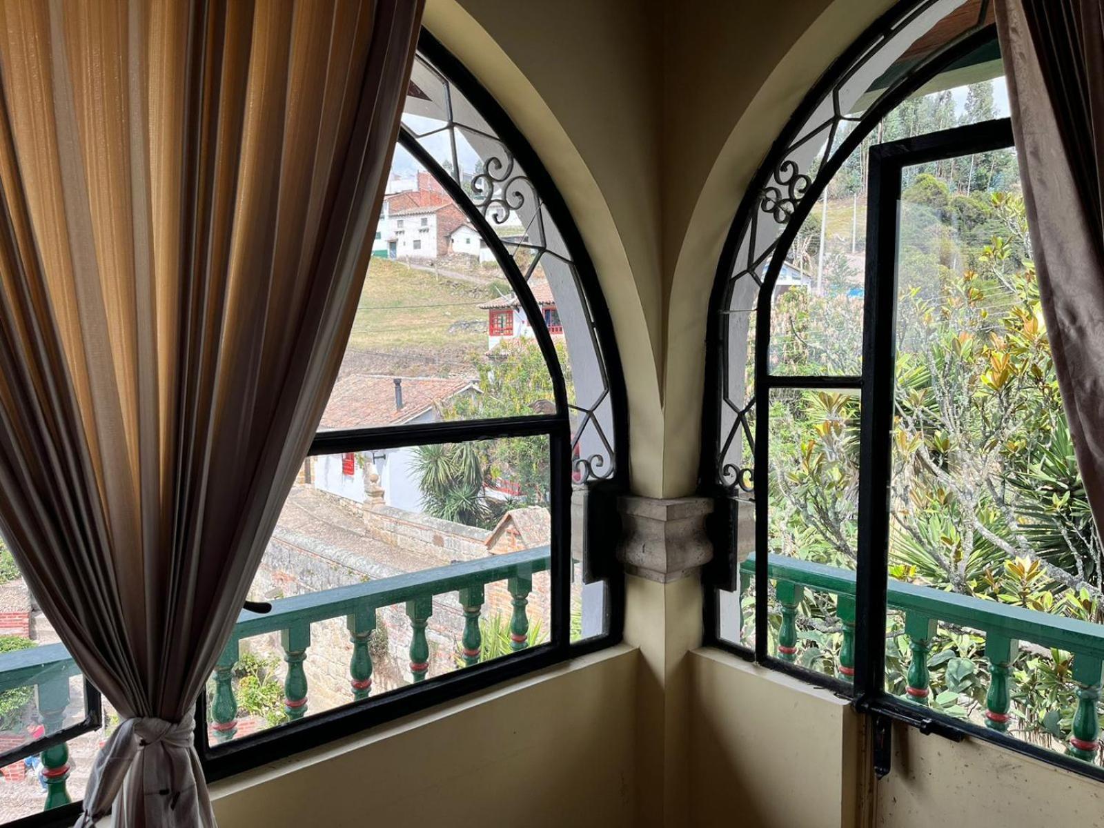Hotel Calicanto Real Cafe Museo モングイ エクステリア 写真